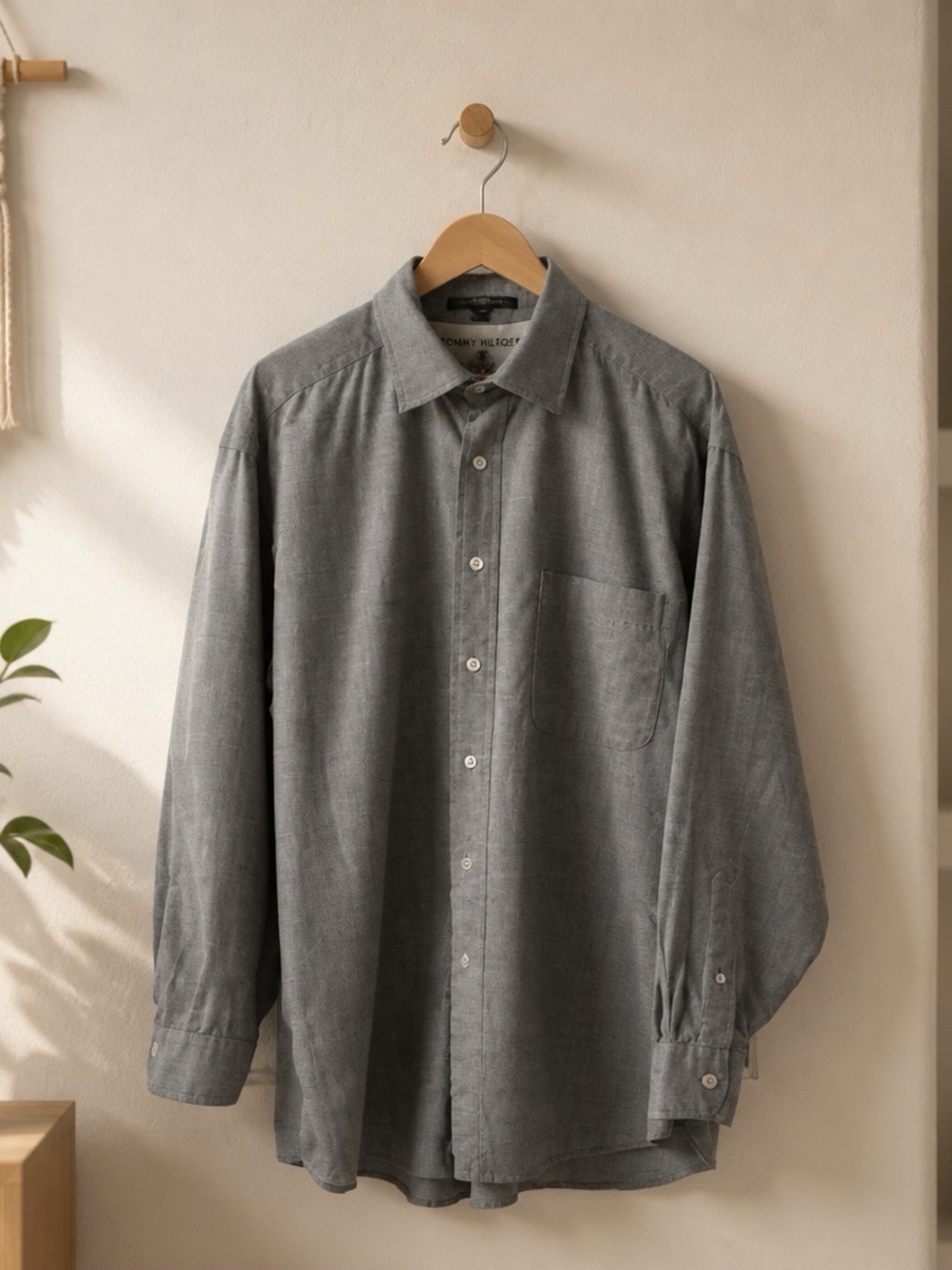 Tommy Hilfiger 100% Cotton Long-Sleeve Shirt Mens size 15.5 32/33 Vintage
